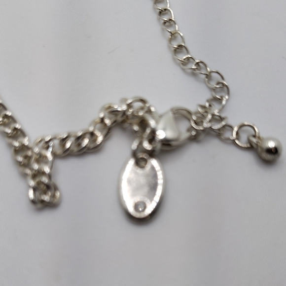 Vintage Elegant Silver Tone Abstract Circle Necklace - Picture 4 of 4